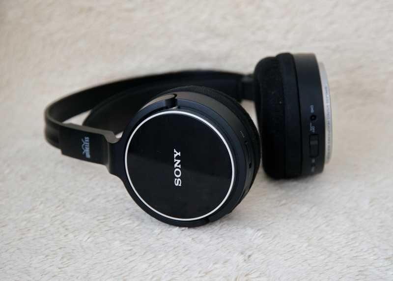 Słuchawki bezprzewodowe nauszne Sony MDR-RF811-RK