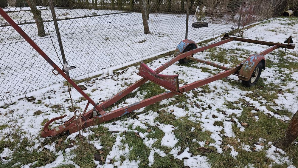 Łódka przyczepa podlodziowa