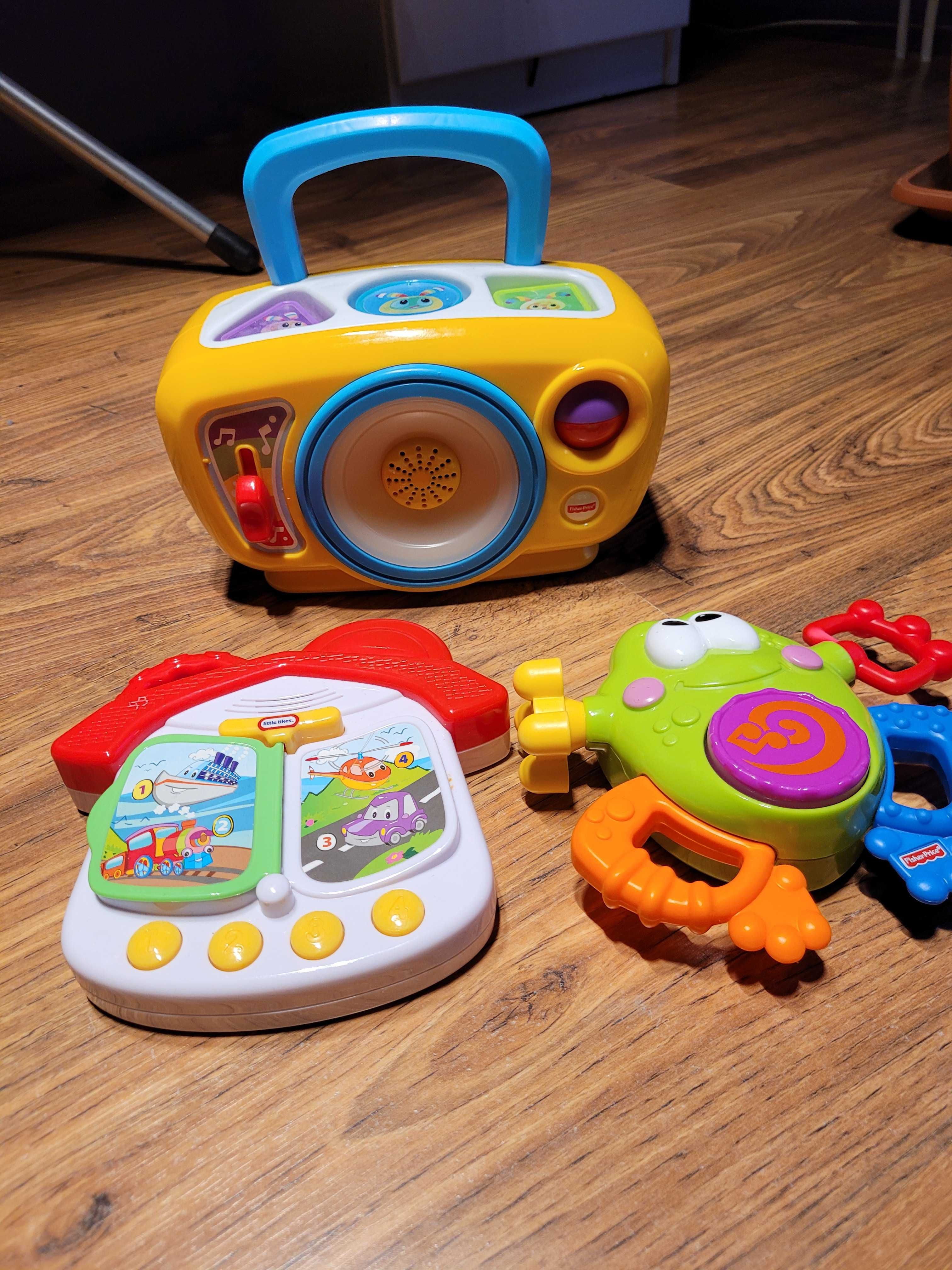 Zestaw zabawek radio i żabka Fisher Price + domek little tikes.