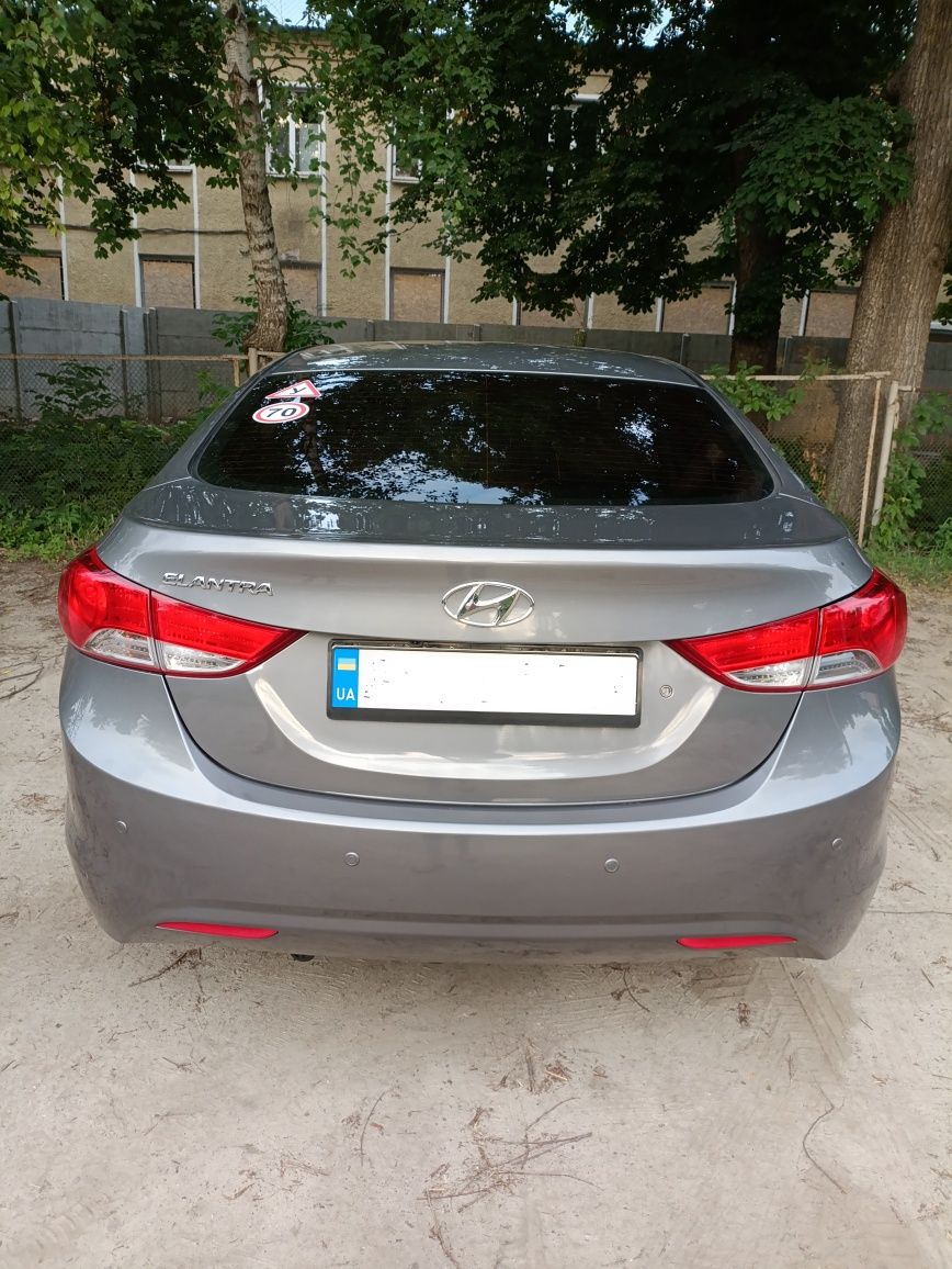Hyundai Elantra 2011