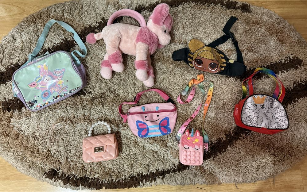 Сумочки,рюкзаки,бананки