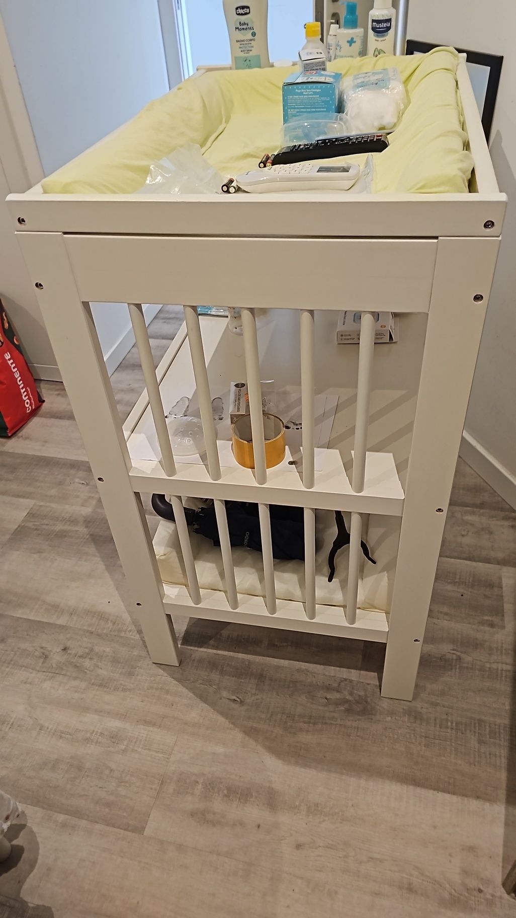 *Troca de Fraldas para Bebê + Duas Almofadas Muda Fraldas* IKEA
**Tr