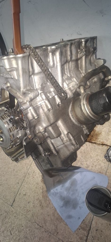 Vendo motor 954 danificado a nivel de pistons