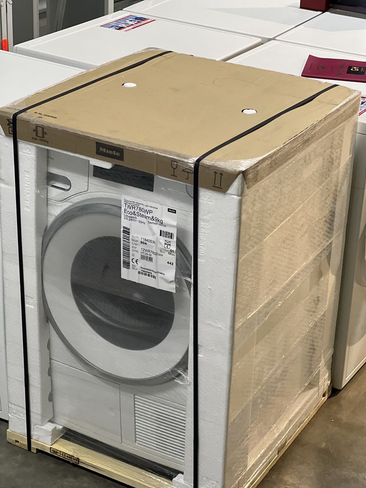 Новий комплект пральної машини Miele WWR 860  та сушильної TWR 780 WP.