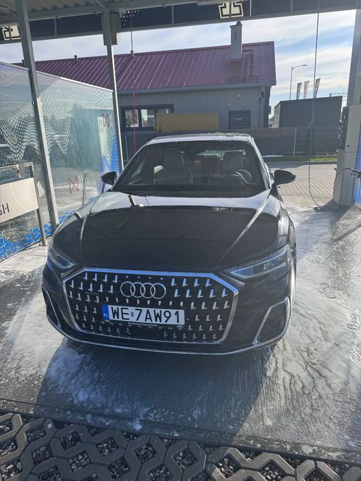 Audi A8 praktycznie nowy samochód