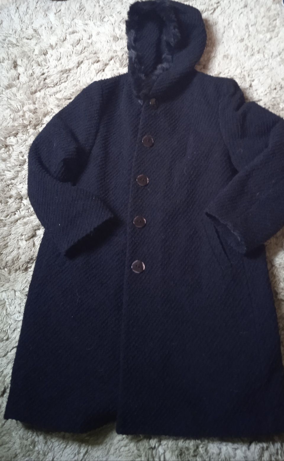 Czarny płaszcz, rozmiar 48
