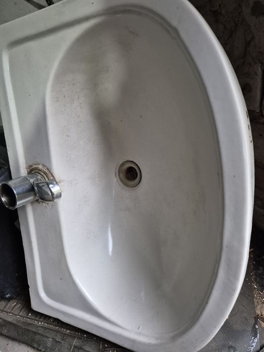 Умивальники старі 2 шт