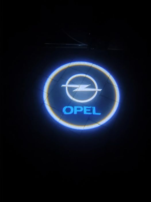 Lampki led do drzwi logo opel