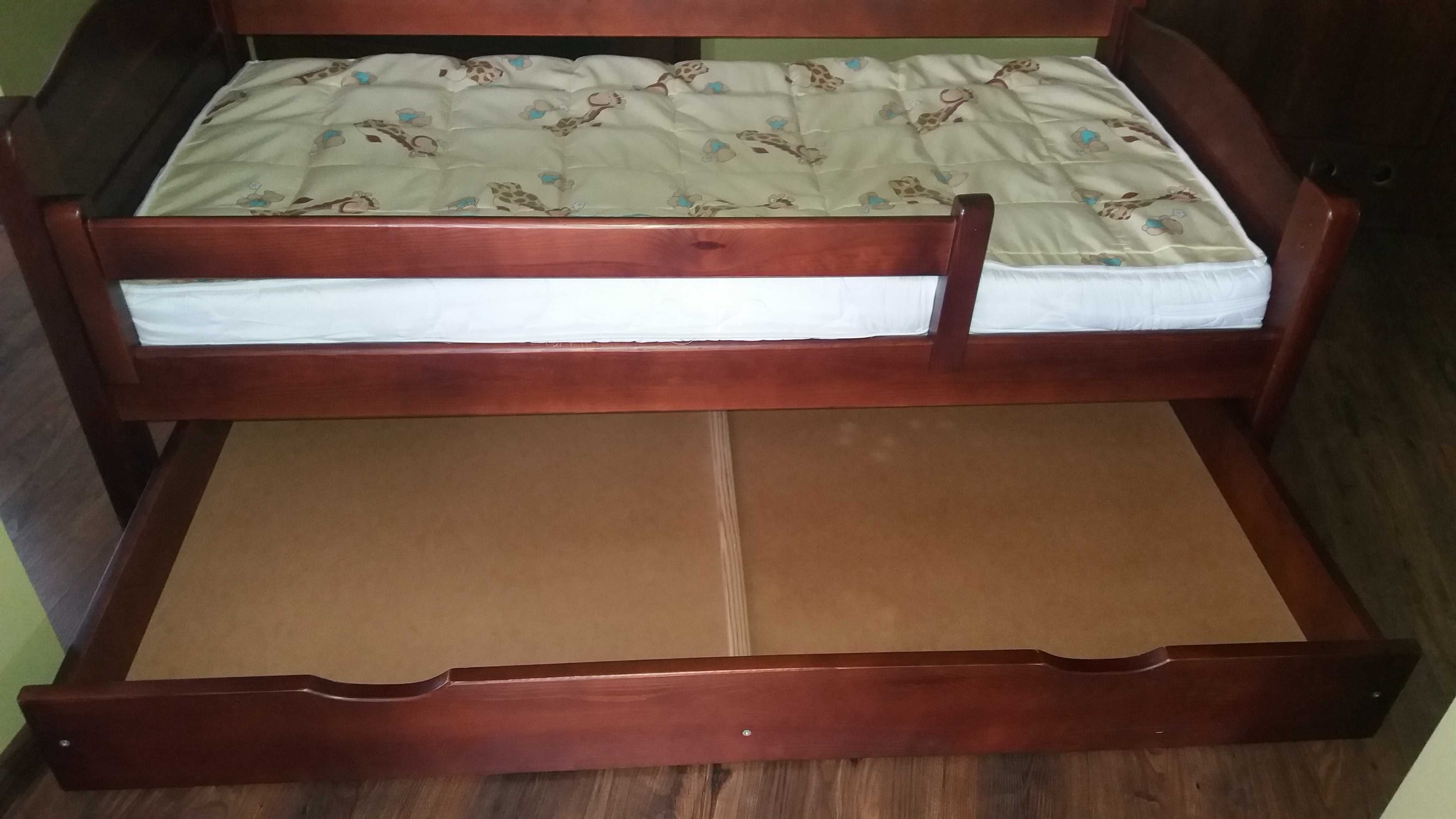 Łóżko drewniane z szufladą oraz barierką + materac i 2 prześcieradła!