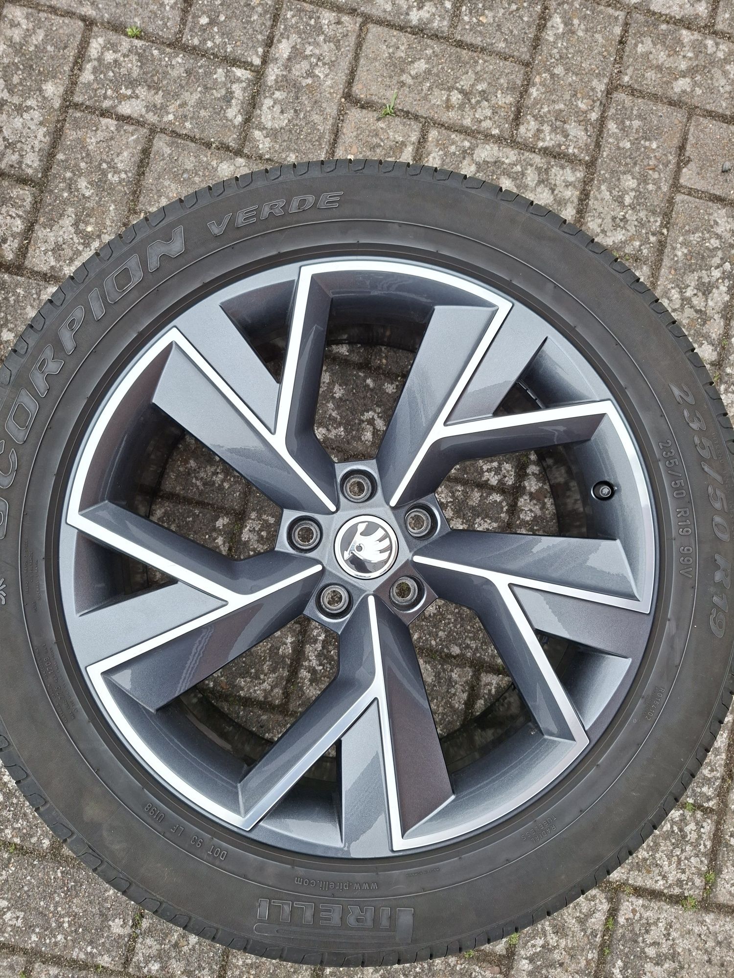 Felgi Skoda Karoq Kodiak 19" 5x112 Opony letnie 235/50/19