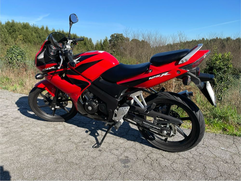 Honda CBR 125R - 5000km reais - Isenta de IUC