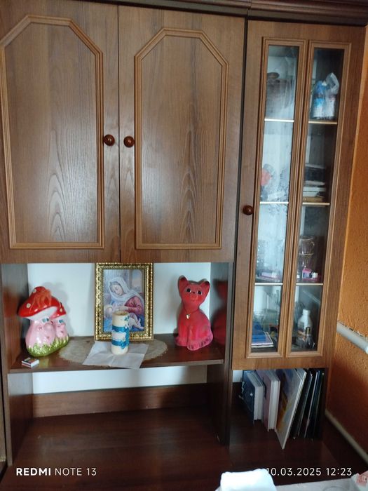 Меблі б/у диван і стєнка