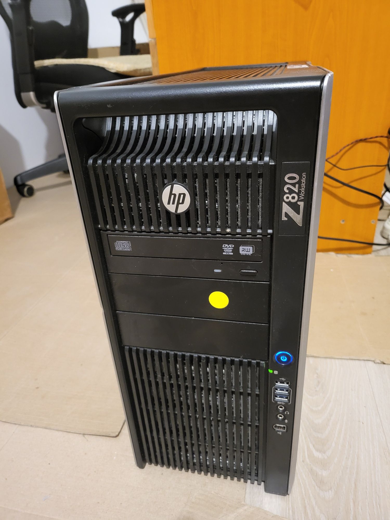 HP Z820 Workstation серверний комп'ютер