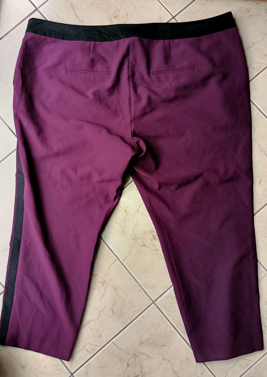 Fioletowe spodnie materiałowe Bon Prix rozm. 56