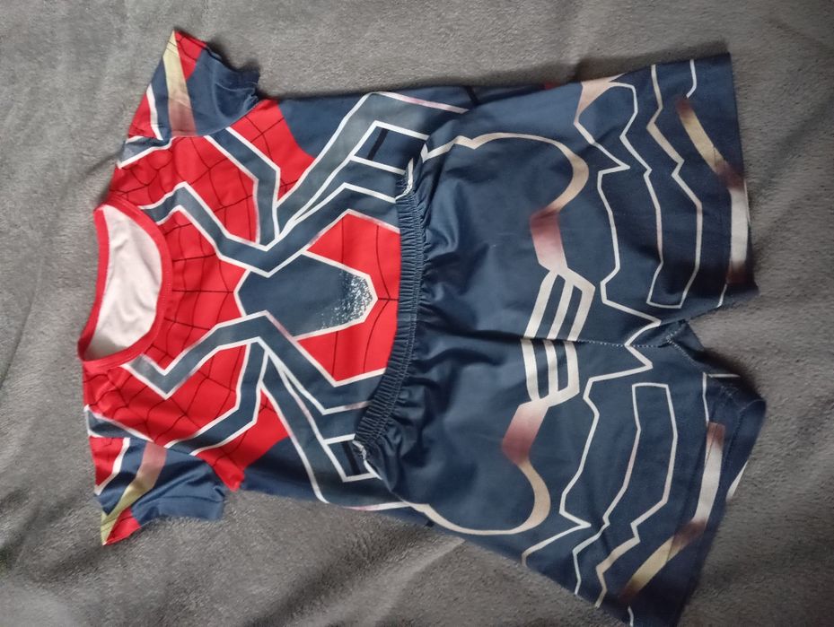 Zestaw t-shirt+ spodenki Spiderman 130