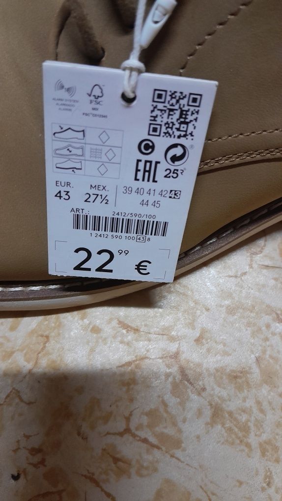 Продам туфли новые