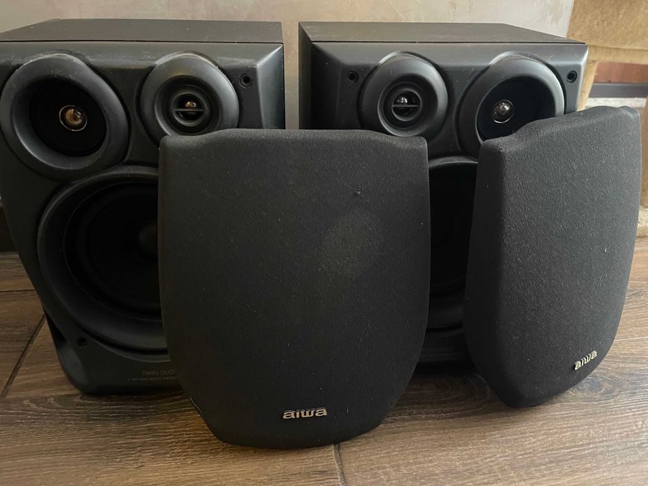 Колонки на полочные AIWA  NO. SX-NAV70 и центр как усилитель