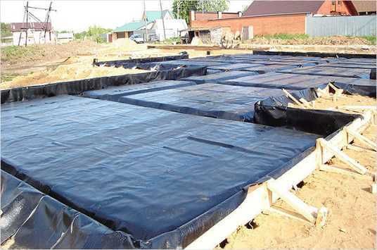 Плівка чорна технічна 250 мкм, 6×10 м — для, бліндажів,зерна,ставків