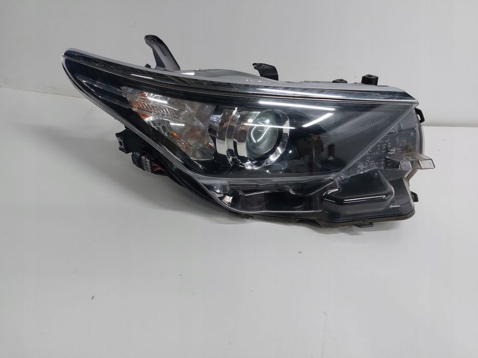toyota auris ii 2 lift 15-18r lampa prawa przód soczewka led 81110-02k30