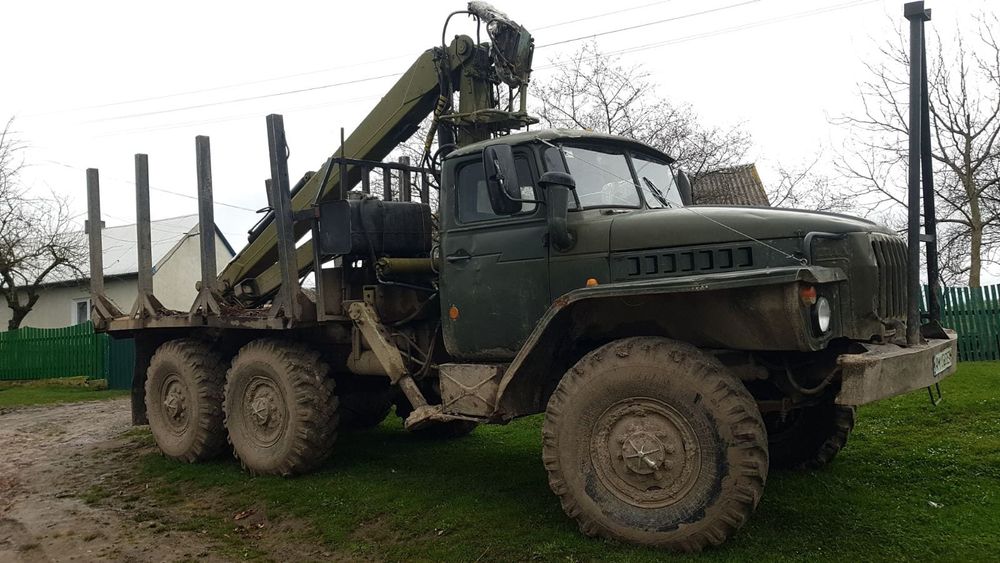 УРАЛ 4320 з маніпулятором