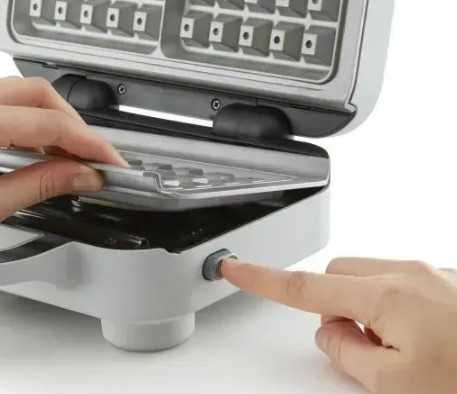 Новий тостер Philips HD2582/90, Вафельниця Breville DuraCeramic VST072