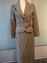 Klasyczny ciepły kostium vintage kora