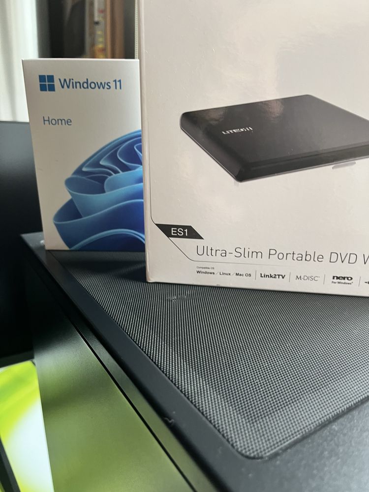 Komputer stacjonarny z monitorem i5 32 GB RAM SSD 1 TB Win11