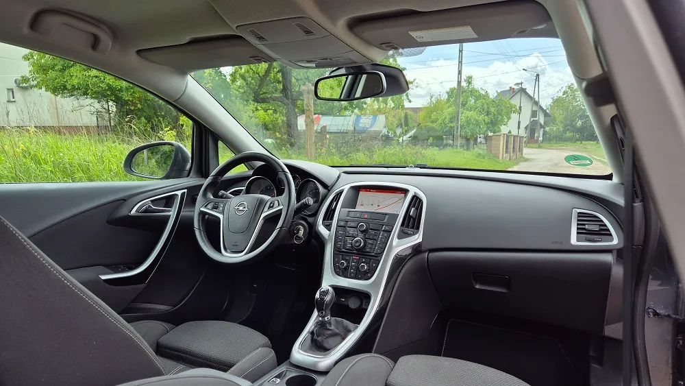 Opel Astra 1,4-Turbo Sport Navi-Kamera-Blis-Tempomat Ledy