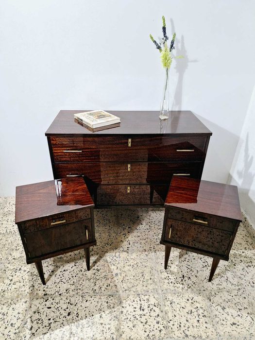 Mesas de cabeceira vintage. Vintage Bedside Table