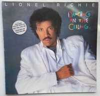 Lionel Richie – Dancing On The Ceiling