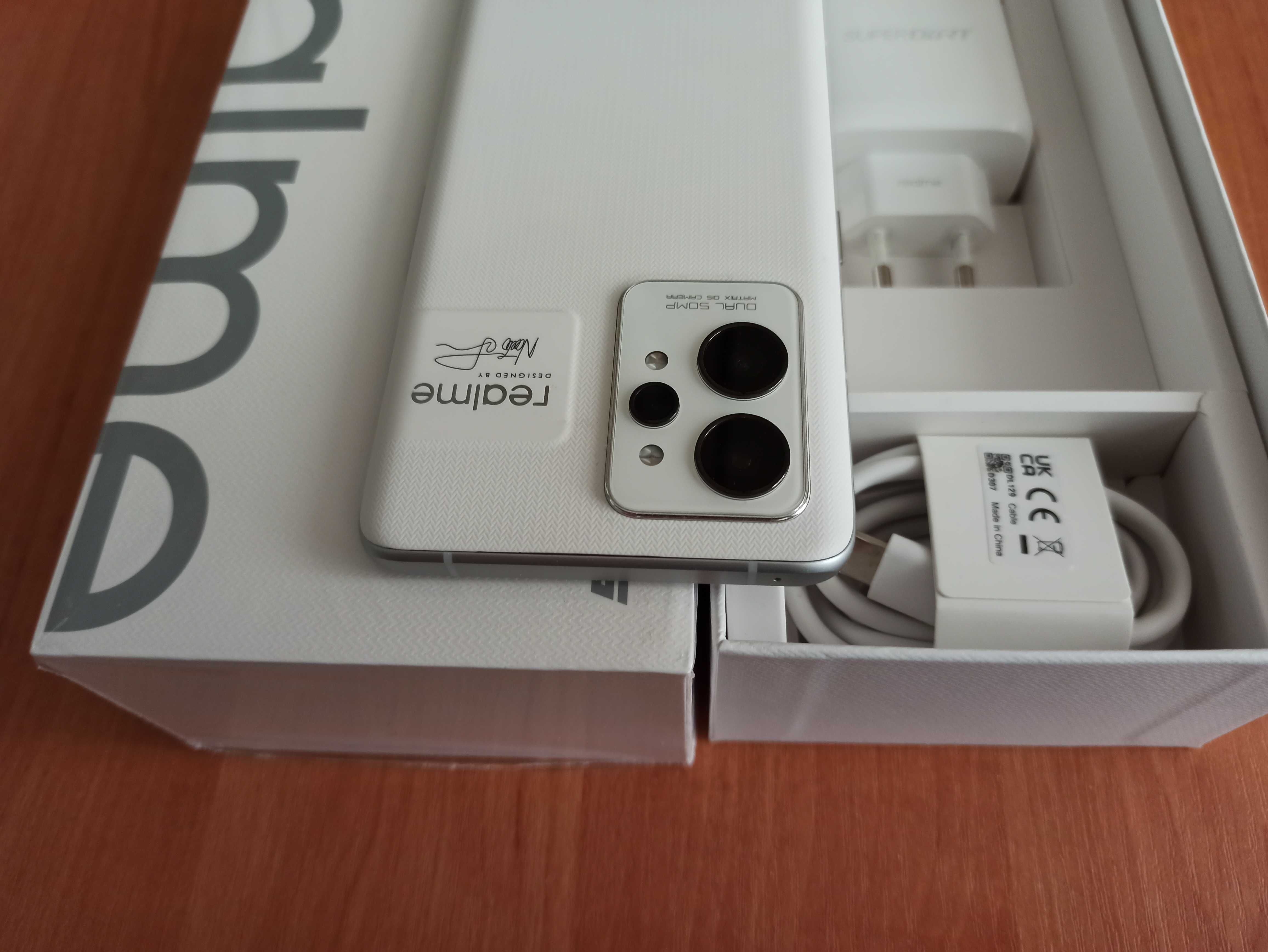 Смартфон realme GT2 Pro - 8/128GB (RMX3301) Колір Білий (Paper White)