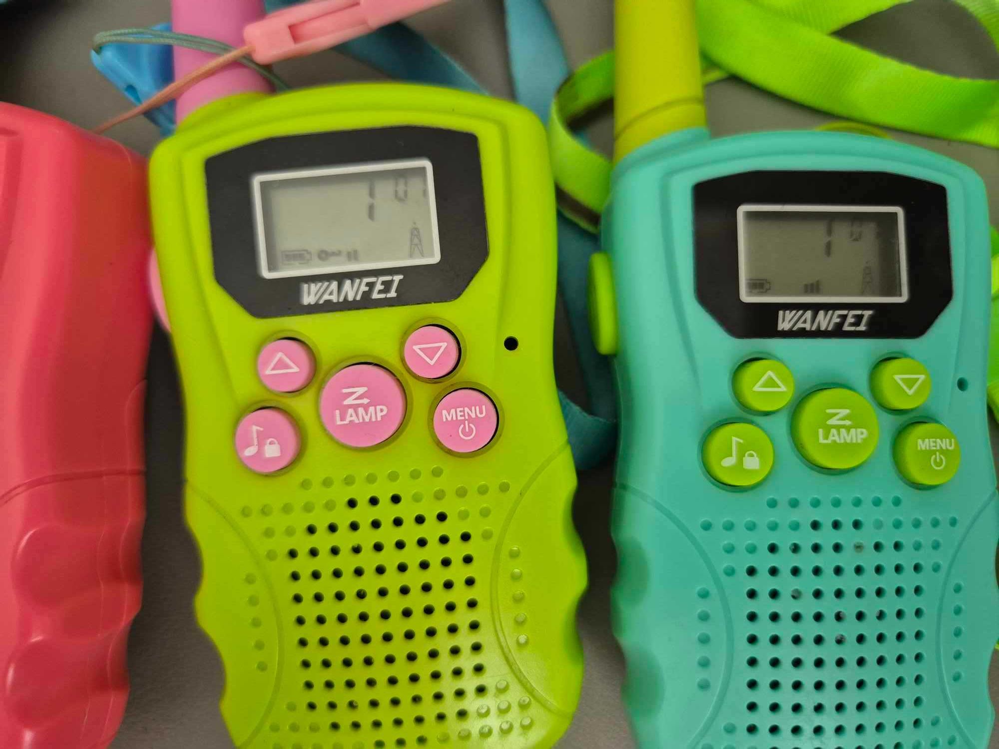 Walkie Talkie 3-pak, 8 kanałów 2-drożne radio zabawka z LCD