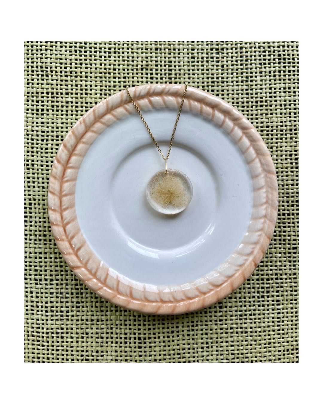Zawieszka „hortensia” biżuteria handmade żywica złoto
