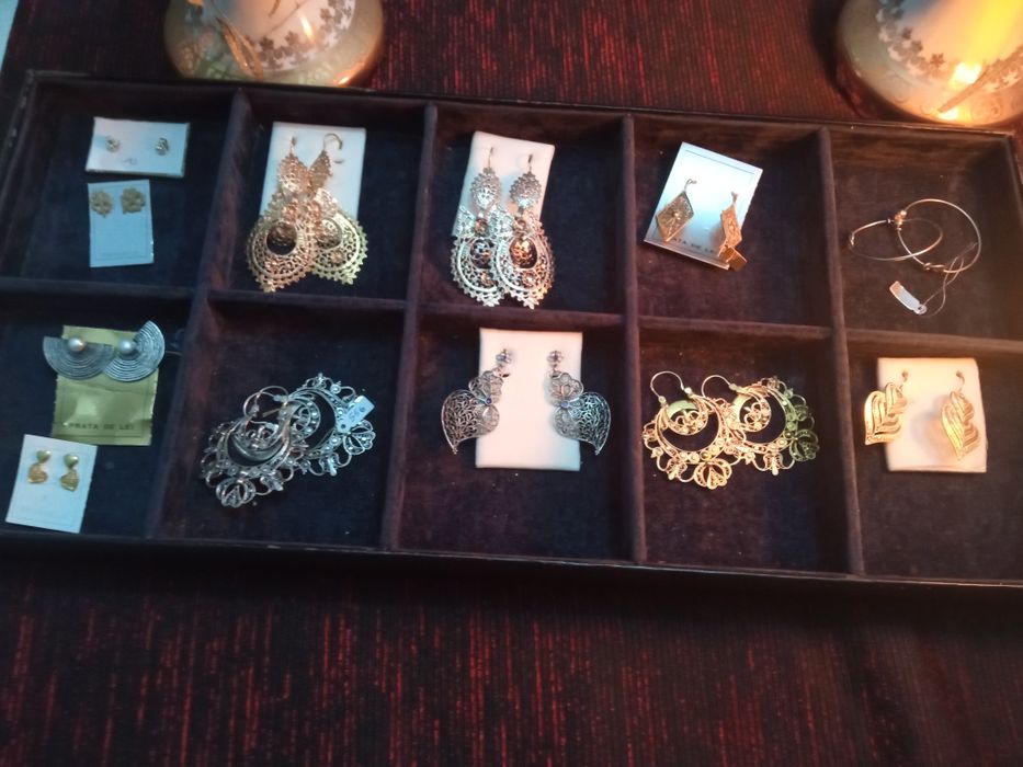 Lindíssimos anéis, brincos, alianças, pendentes etc.