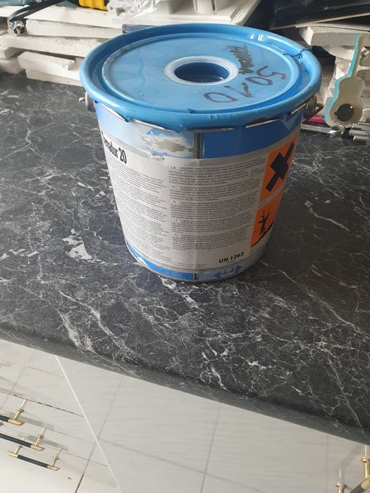 Farba do metalu poliuretanowa Tikkurila temadur 20 jasnoniebiesk 50 10