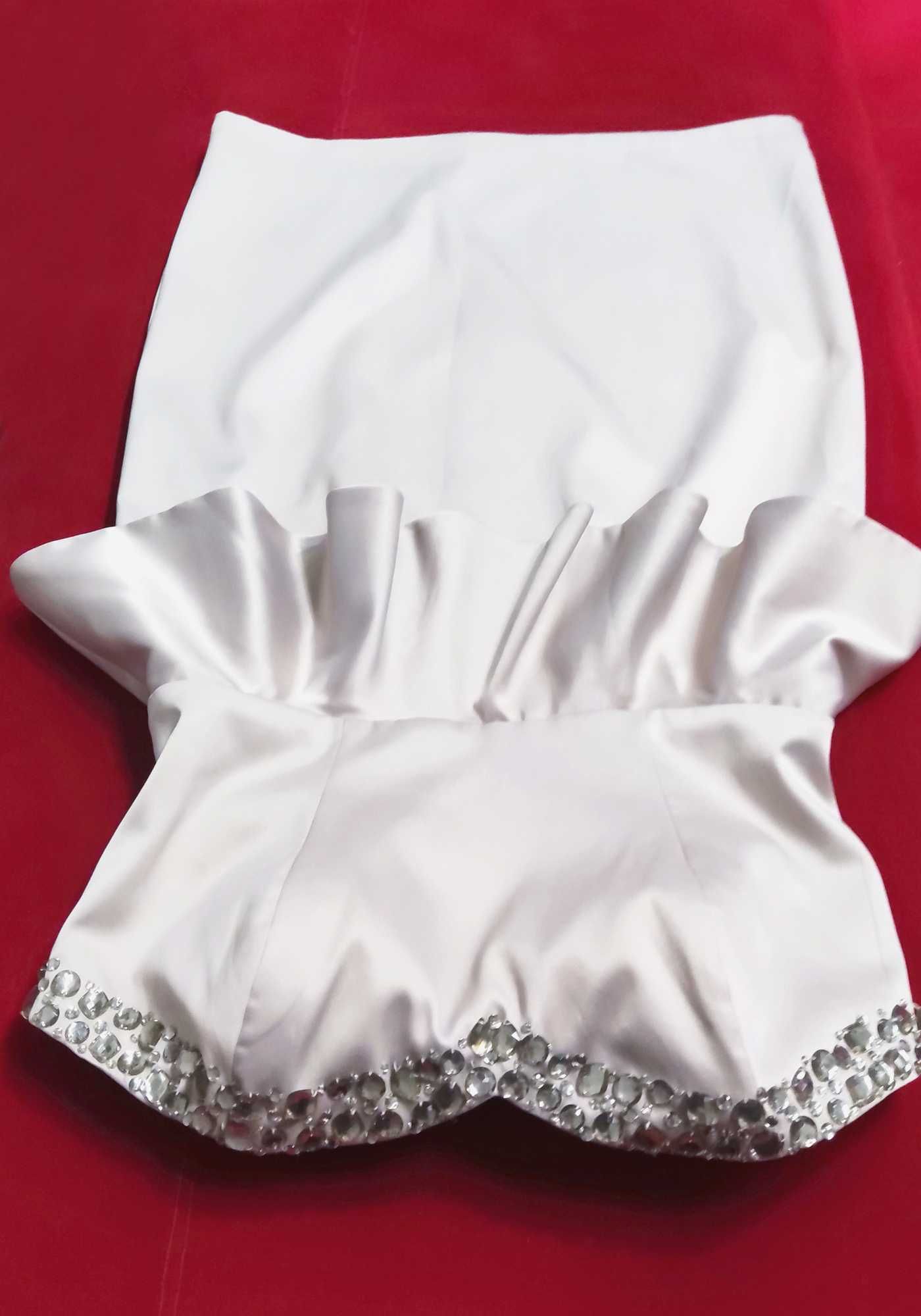 40 38 Zgrabna Taliowana Sukienka Beż Kamienie Elegancka Wizytowa Bal