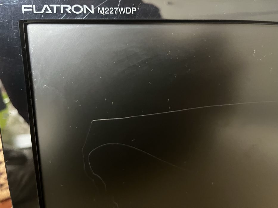 LG modelo Flatron M227wd