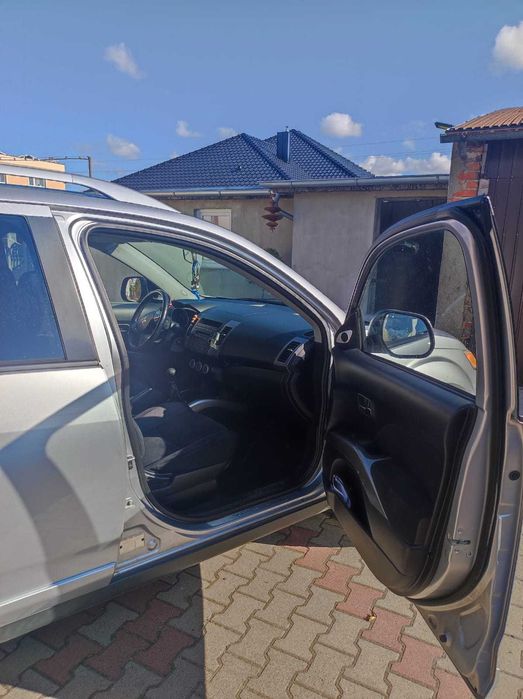 Mitsubishi Outlander 2,0  103 kW- sprzedam