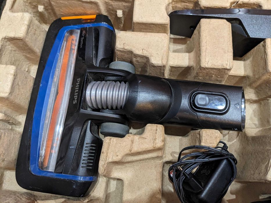 Миючий бездротовий пилосос PHILIPS SpeedPro Aqua FC6718