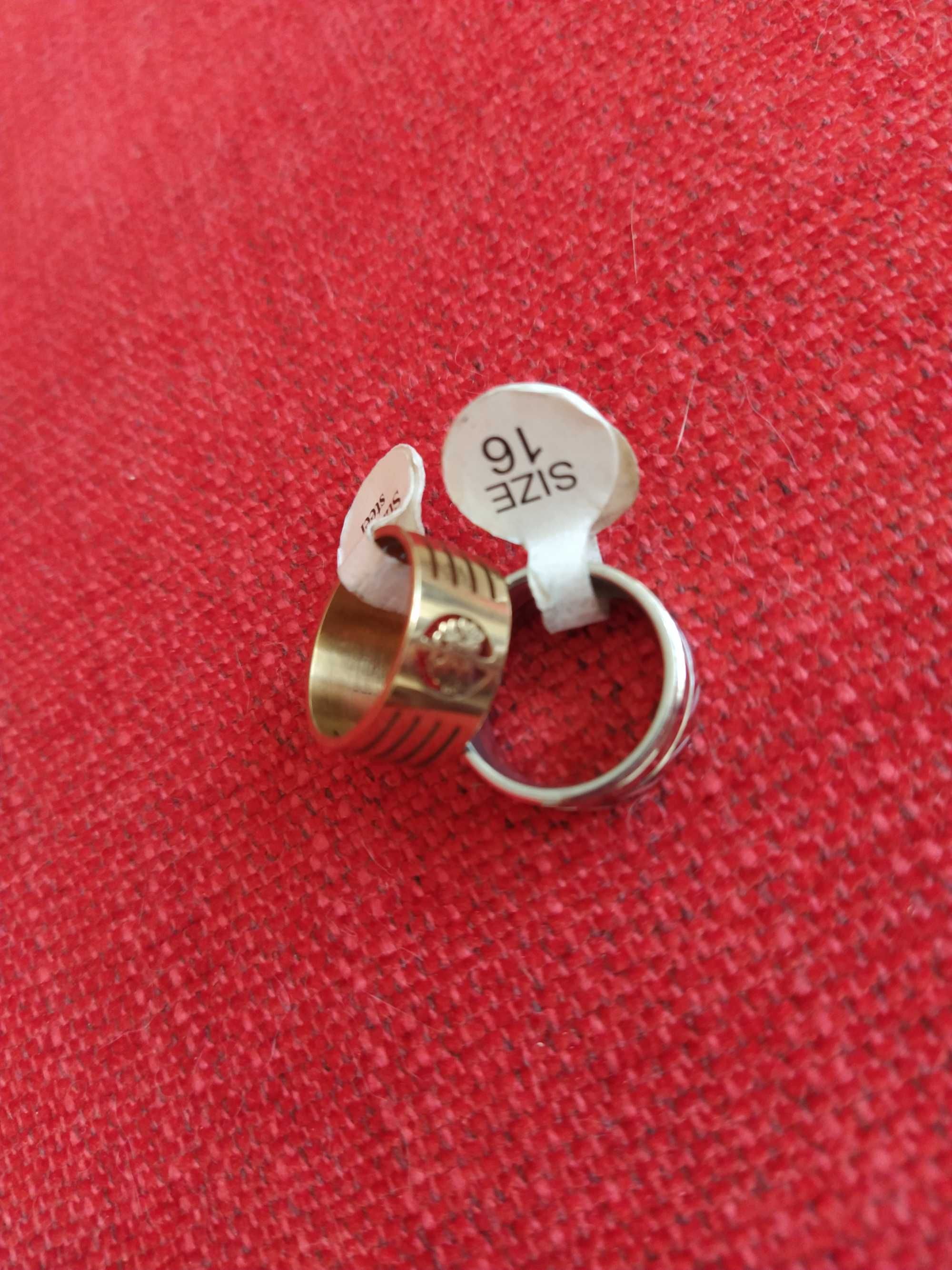 Conjunto 2 aneis aço inoxidável tamanho 16 - Dourado+Prateado