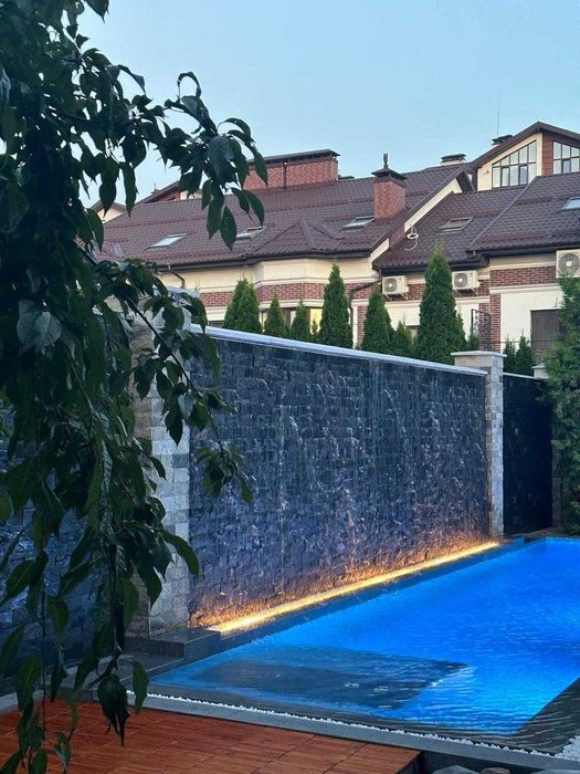 Будинок з басейном Петропавлівська Борщагівка