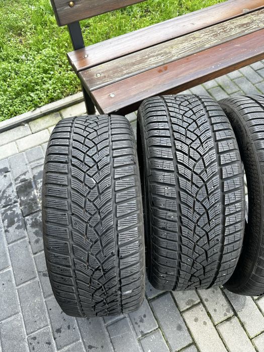 Goodyear UltraGrip Performance + 235/45/18