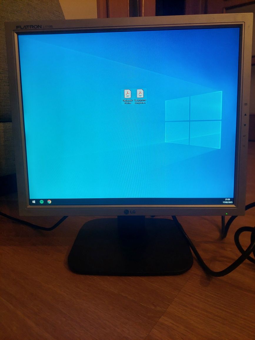 LG Flatron L1718s
