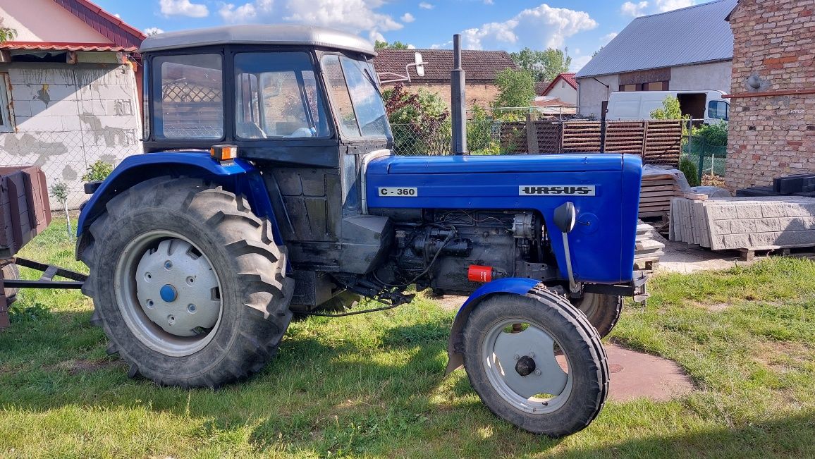 Ciągnik traktor C-360 C-355 plus przyczepa