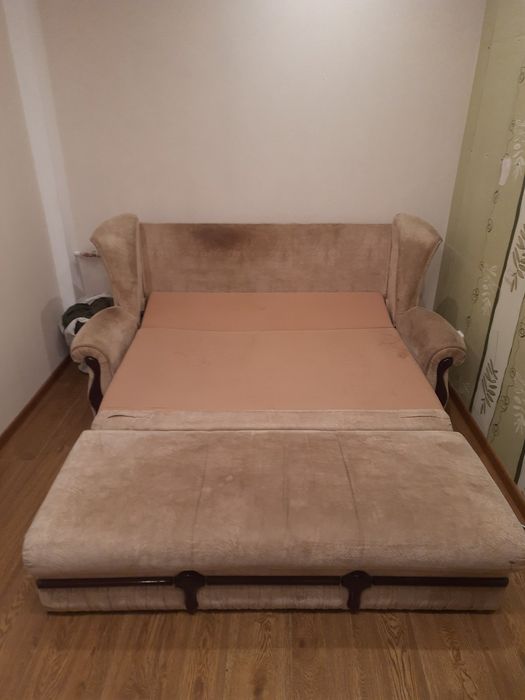 Диван ліжко у дуже гарному стані