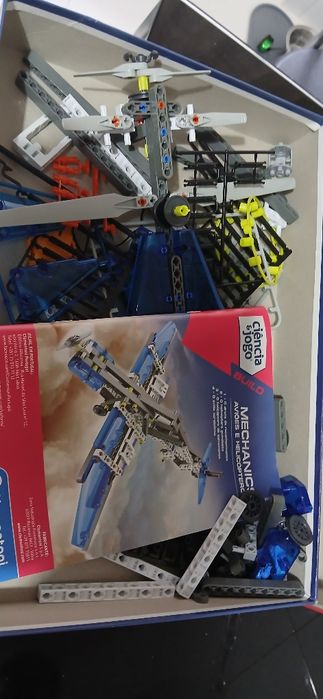 Jogo de construção e mecânica