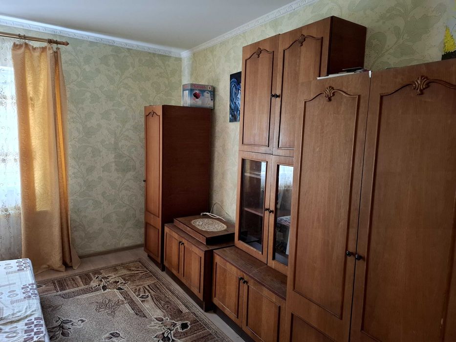 ЗДАМ КІМНАТУ для жінки