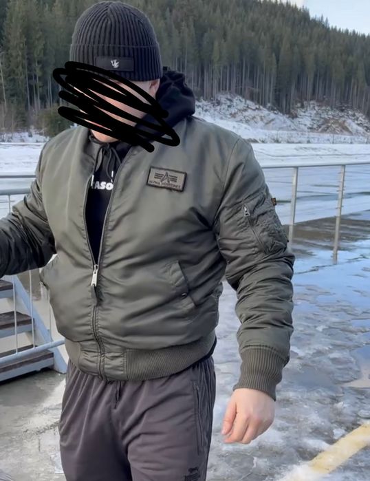 Куртка-бомбер Alpha Industries MA-1 D-Tec