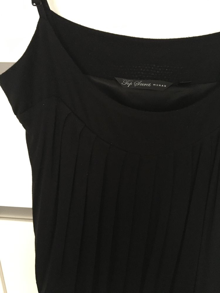 Krótka czarna sukienka tzw mała czarna firmy Top Secret rozmiar 36