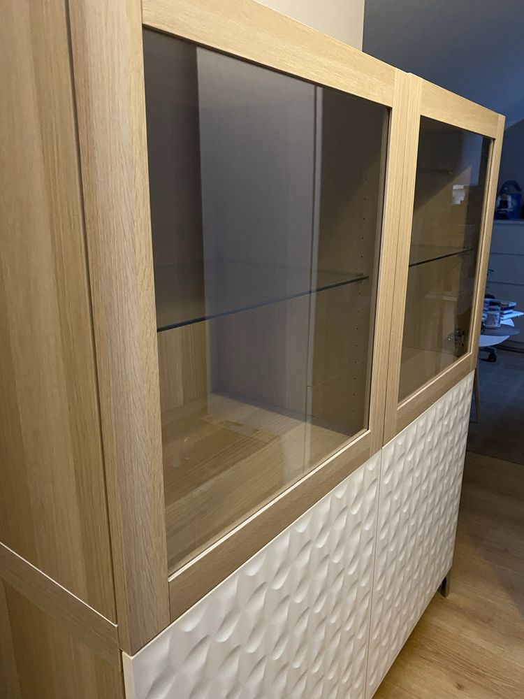 Komoda Ikea Besta skladajaca sie z dwoch oddzielnych szafek